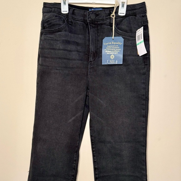 Democracy Black Straight Leg Jeans Classic Style - Picture 6 of 6